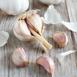 Garlic fot tooth relief