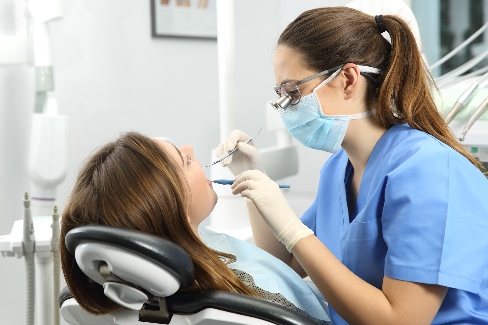 what symptoms indicate a root canal is needed