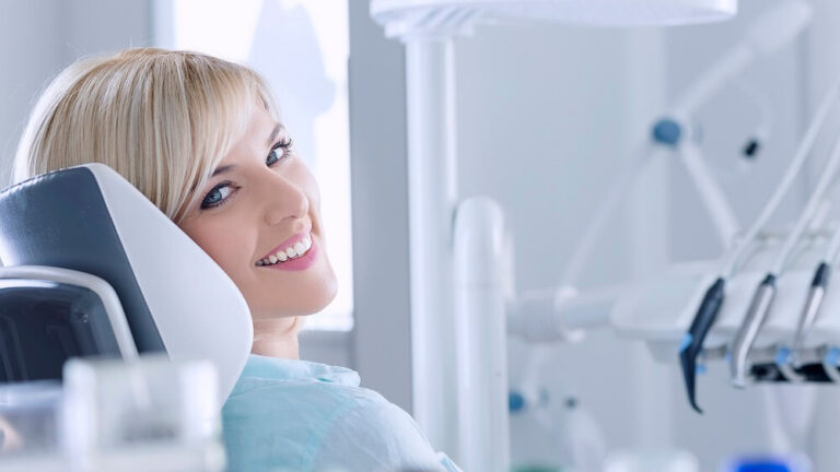 Whitening Crowns and Bridges: Achieving a Harmonious, Bright Smile