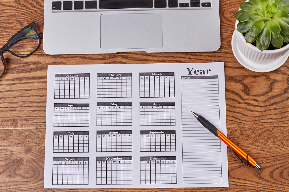 Calendar outlining the dental implant timeline.