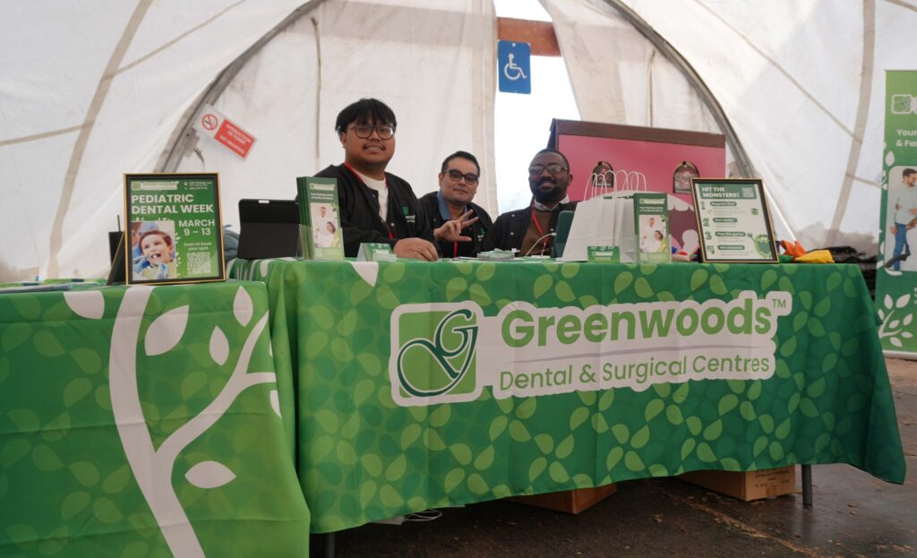 Greenwoods Dental Cheers He-ho at Festival Du Voyageur